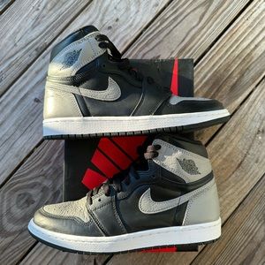 Nike Air Jordan 1 “shadow” Size 6.5 Mens (555088-013)